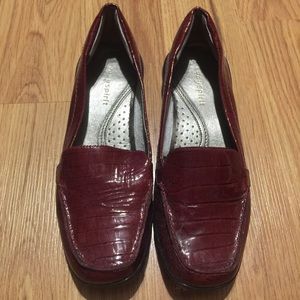 Easy Spirt Flats 6 1/2 runs small 6 comfortably